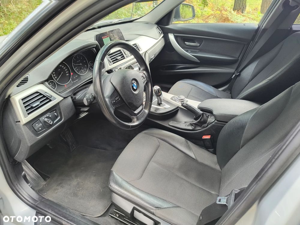 BMW Seria 3 320d xDrive - 10
