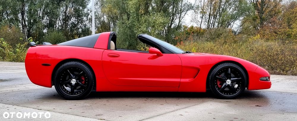 Chevrolet Corvette - 22