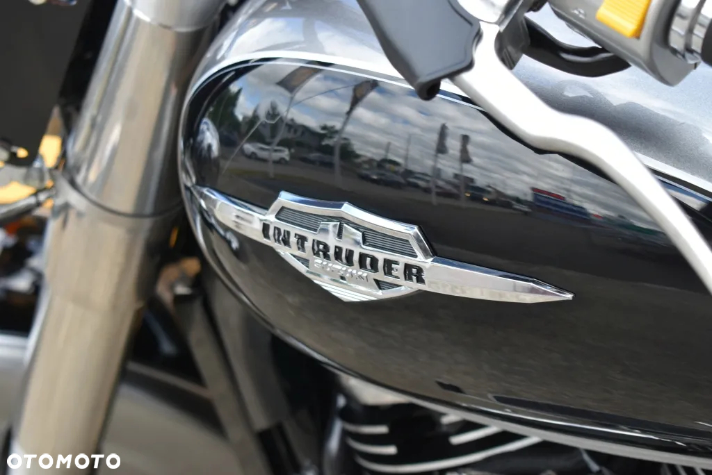 Suzuki Intruder - 19