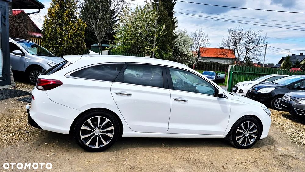 Hyundai i30 1.4 T-GDI Premiere Luxury - 11