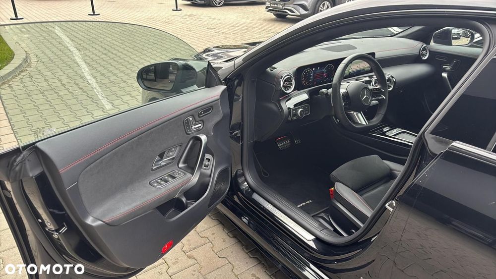 Mercedes-Benz CLA - 9