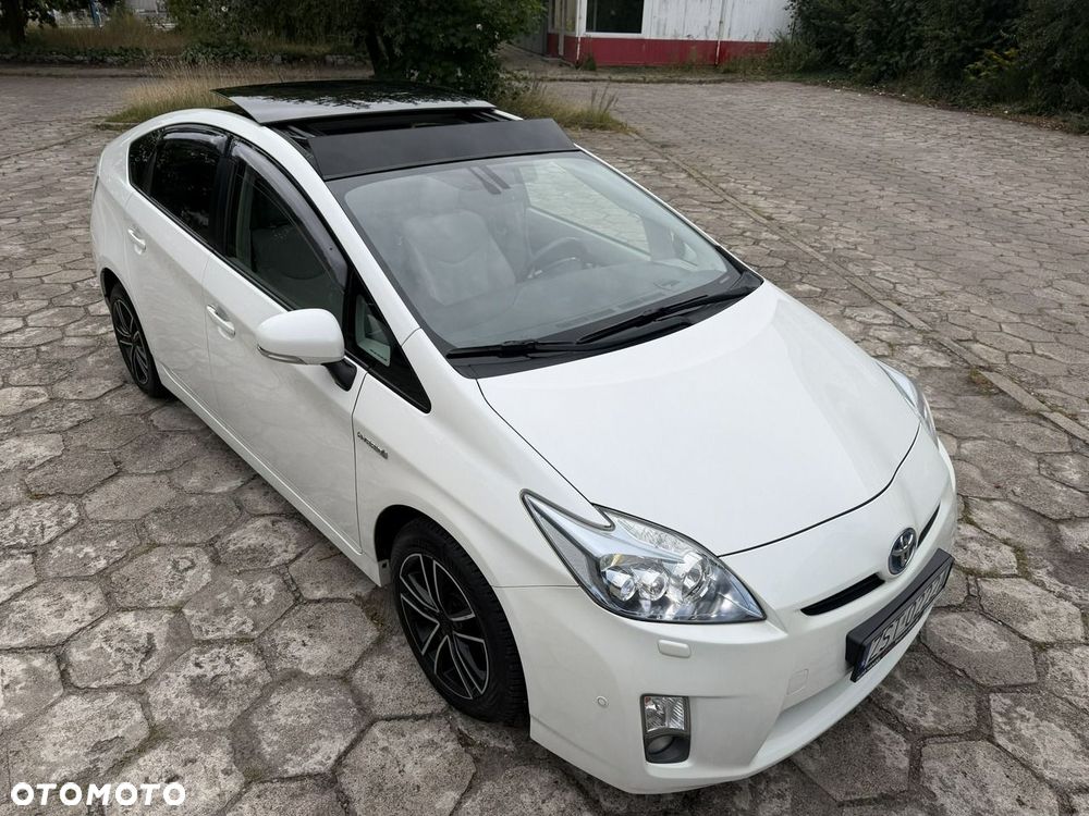 Toyota Prius - 25