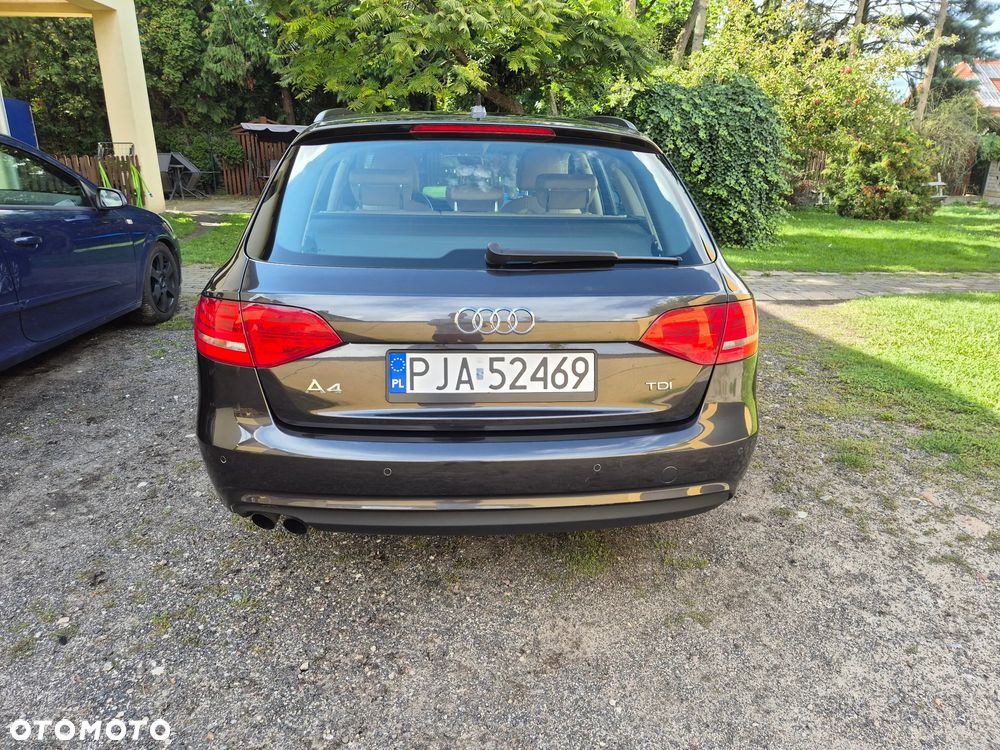 Audi A4 Avant - 11
