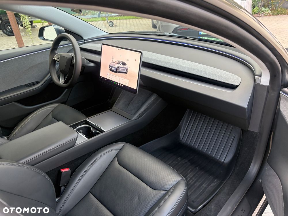 Tesla Model 3 - 33