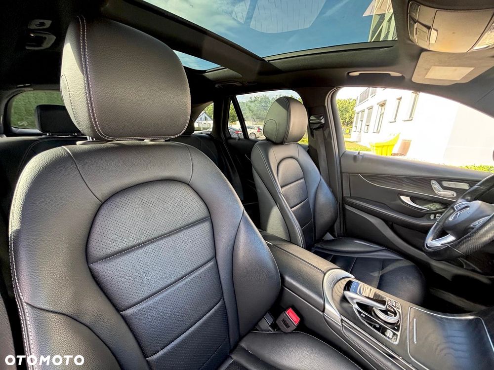 Mercedes-Benz GLC 300 4Matic 9G-TRONIC - 9