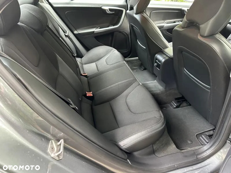 Volvo S60 D4 Drive-E Momentum - 9