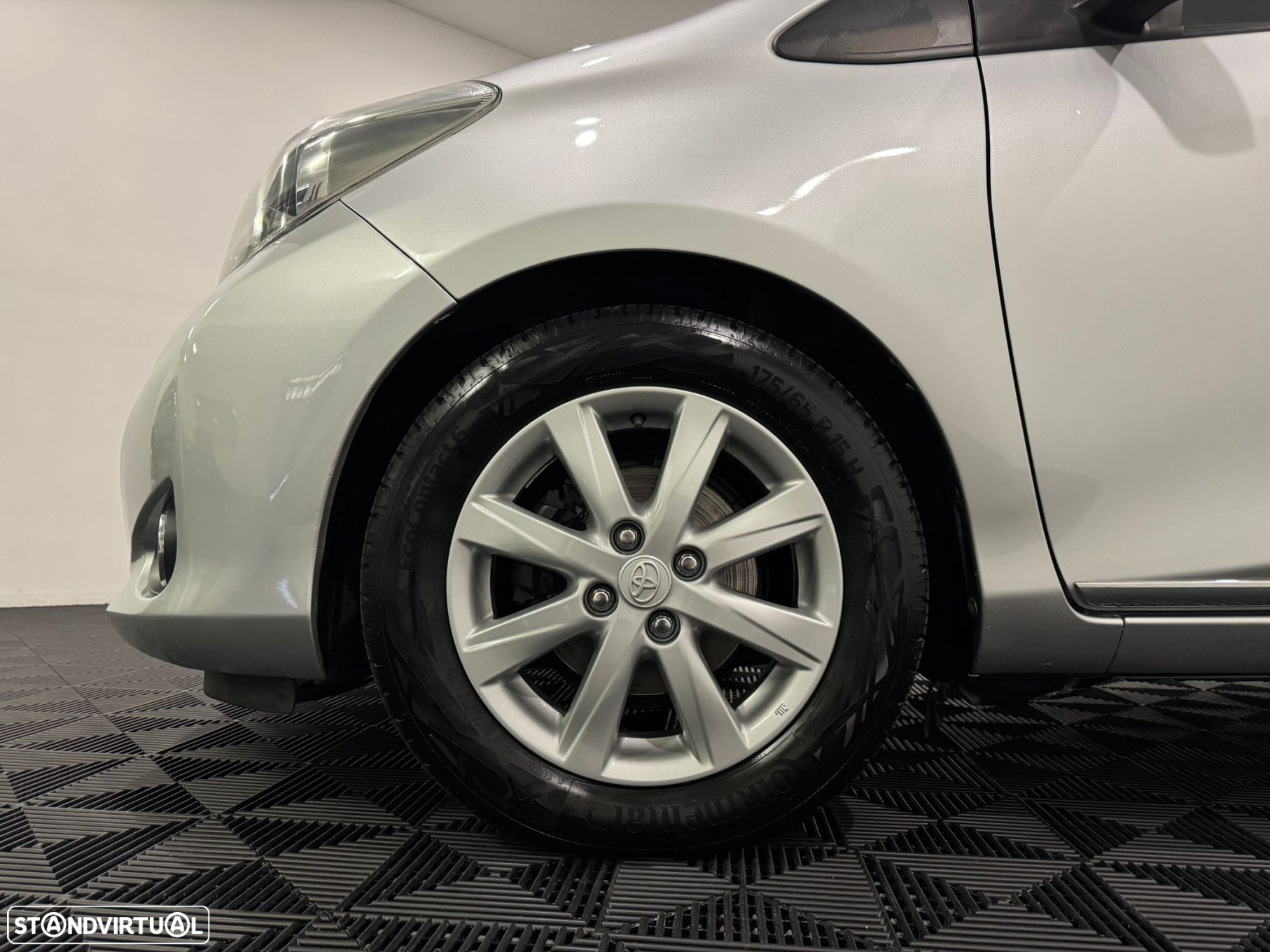 Toyota Yaris 1.4 D-4D ACtive+AC - 11