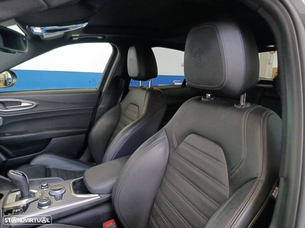 Alfa Romeo Giulia 2.2 D Sprint Q4 AT8 - 10