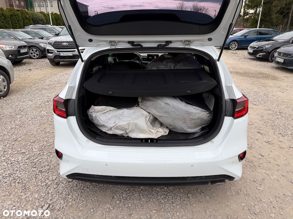 Kia Ceed 1.4 T-GDI OPF Vision - 32