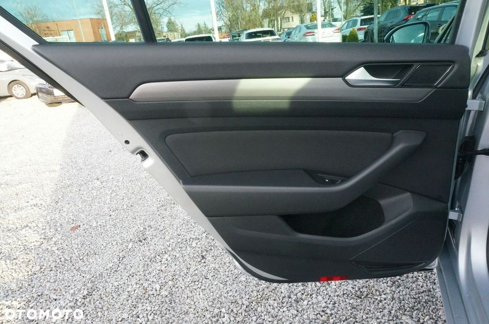 Volkswagen Passat 2.0 TDI EVO Essence - 22