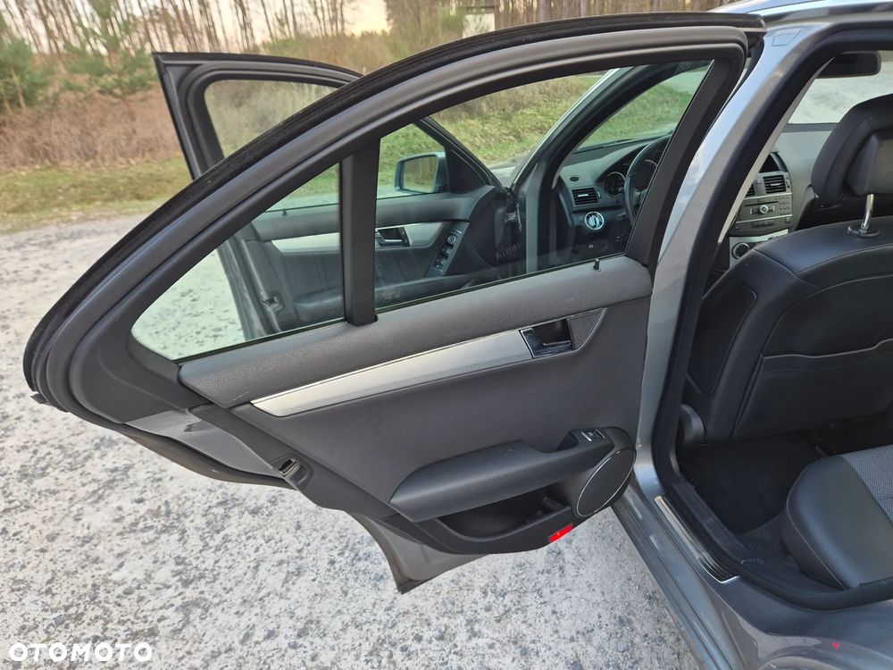 Mercedes-Benz Klasa C - 31