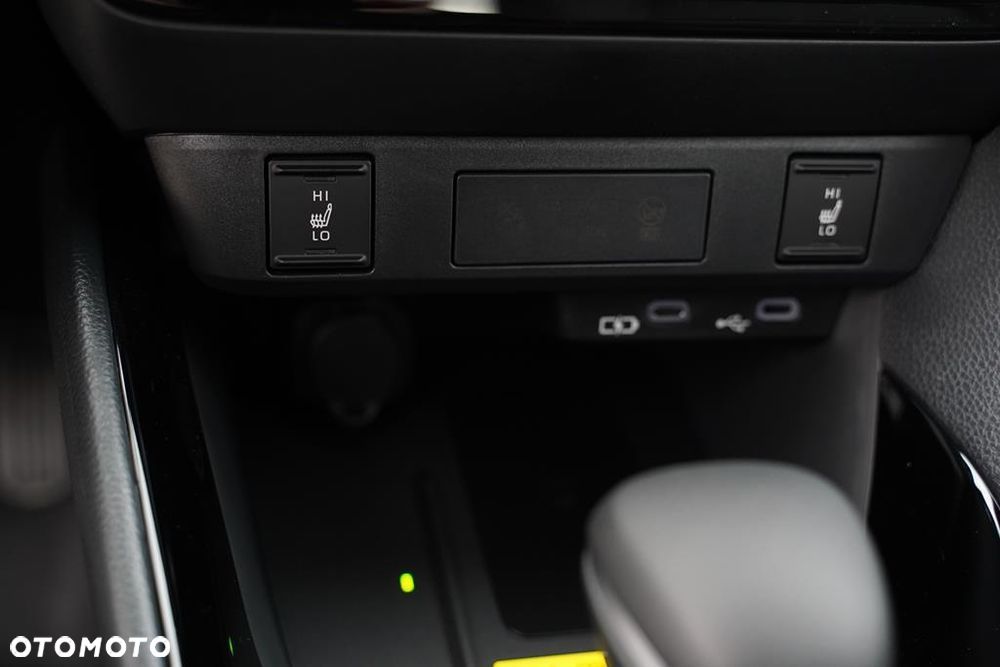 Toyota Yaris Hybrid 1.5 Style - 23