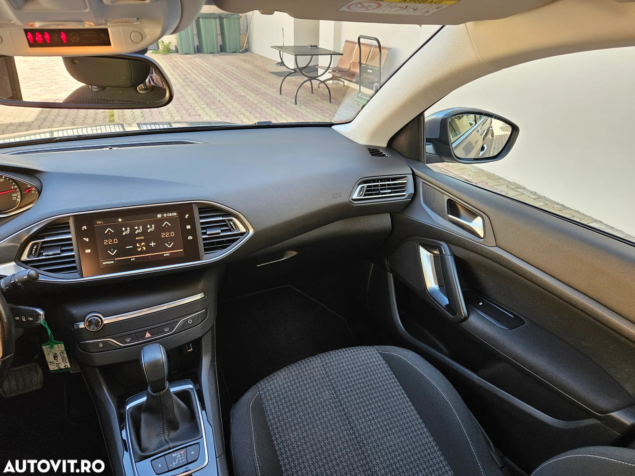 Peugeot 308 - 8
