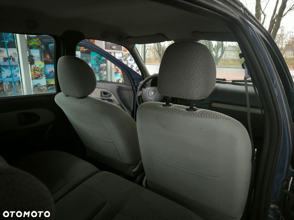 Renault Clio - 21