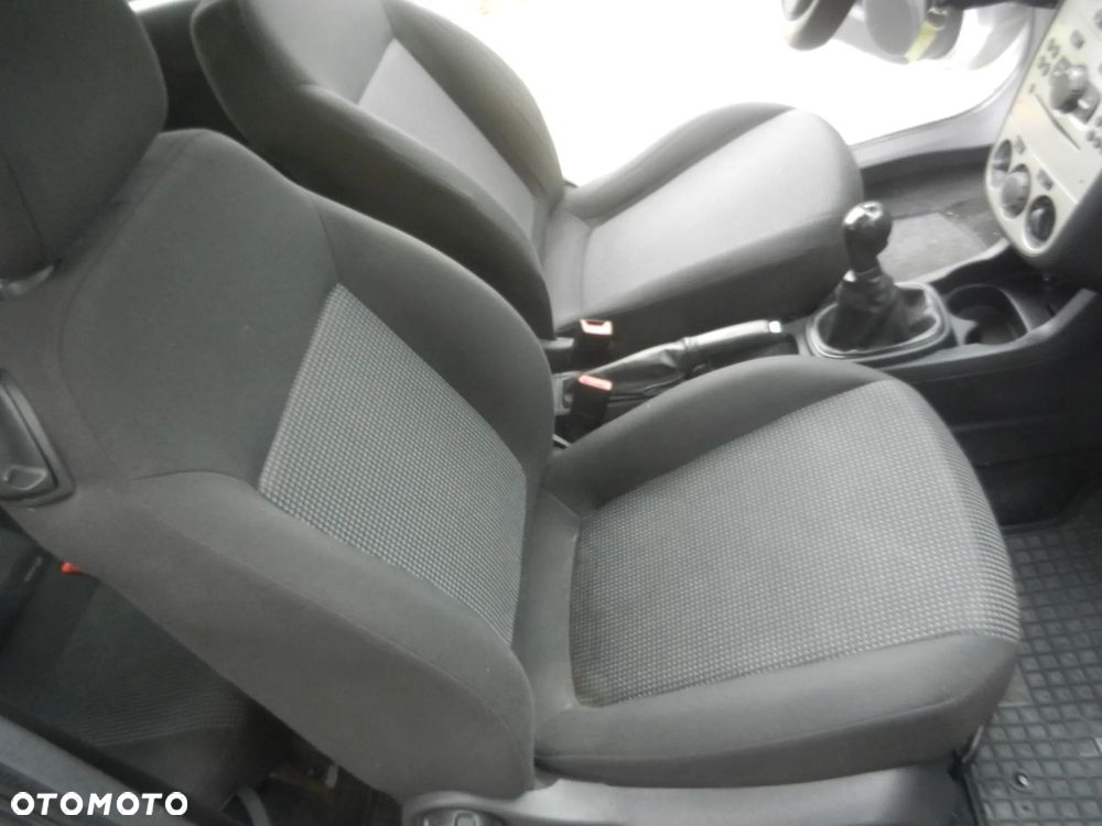 Opel Corsa - 13