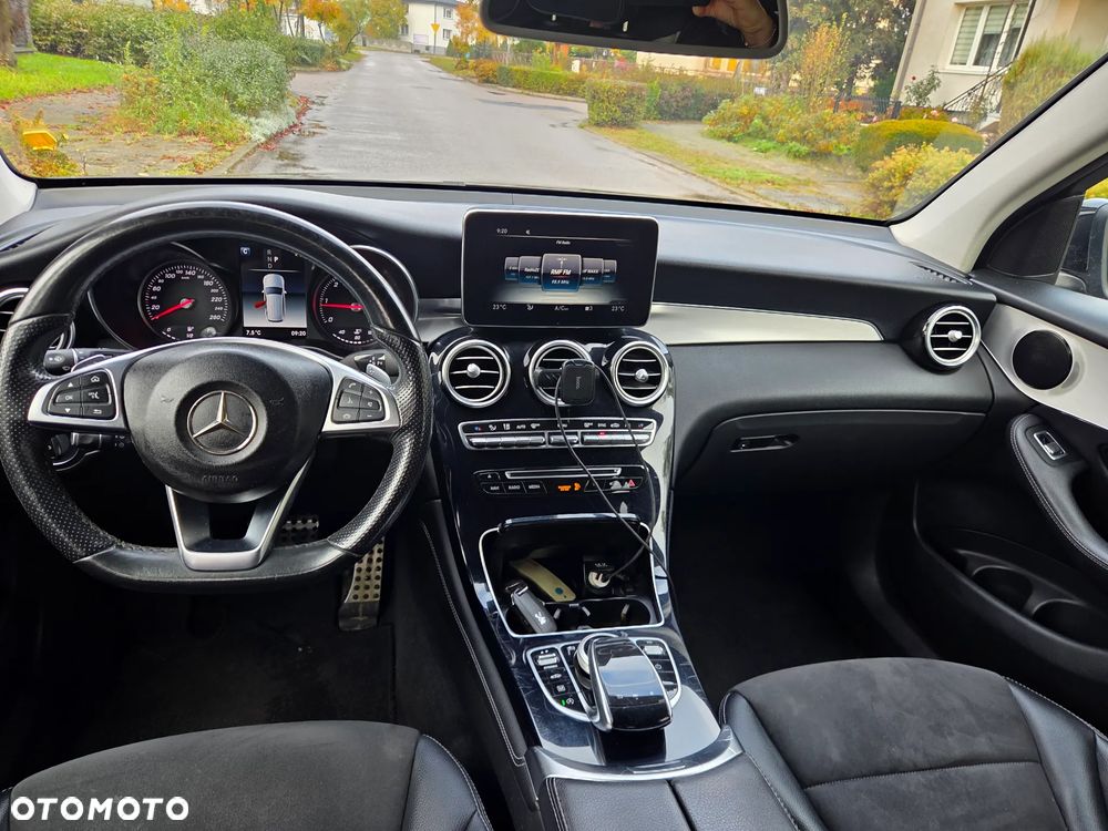 Mercedes-Benz GLC 250 d 4Matic 9G-TRONIC AMG Line - 29