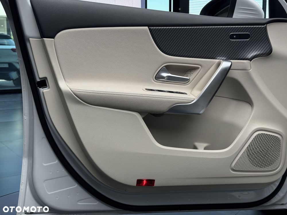 Mercedes-Benz Klasa A 200 d Progressive 8G-DCT - 14