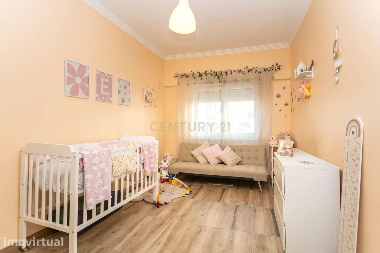Apartamento T2(+1) Renovado com Logradouro de 135m² – Pronto a Habitar - Grande imagem: 3/29