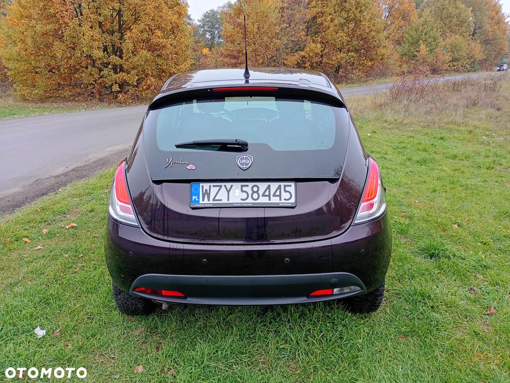 Lancia Ypsilon - 16