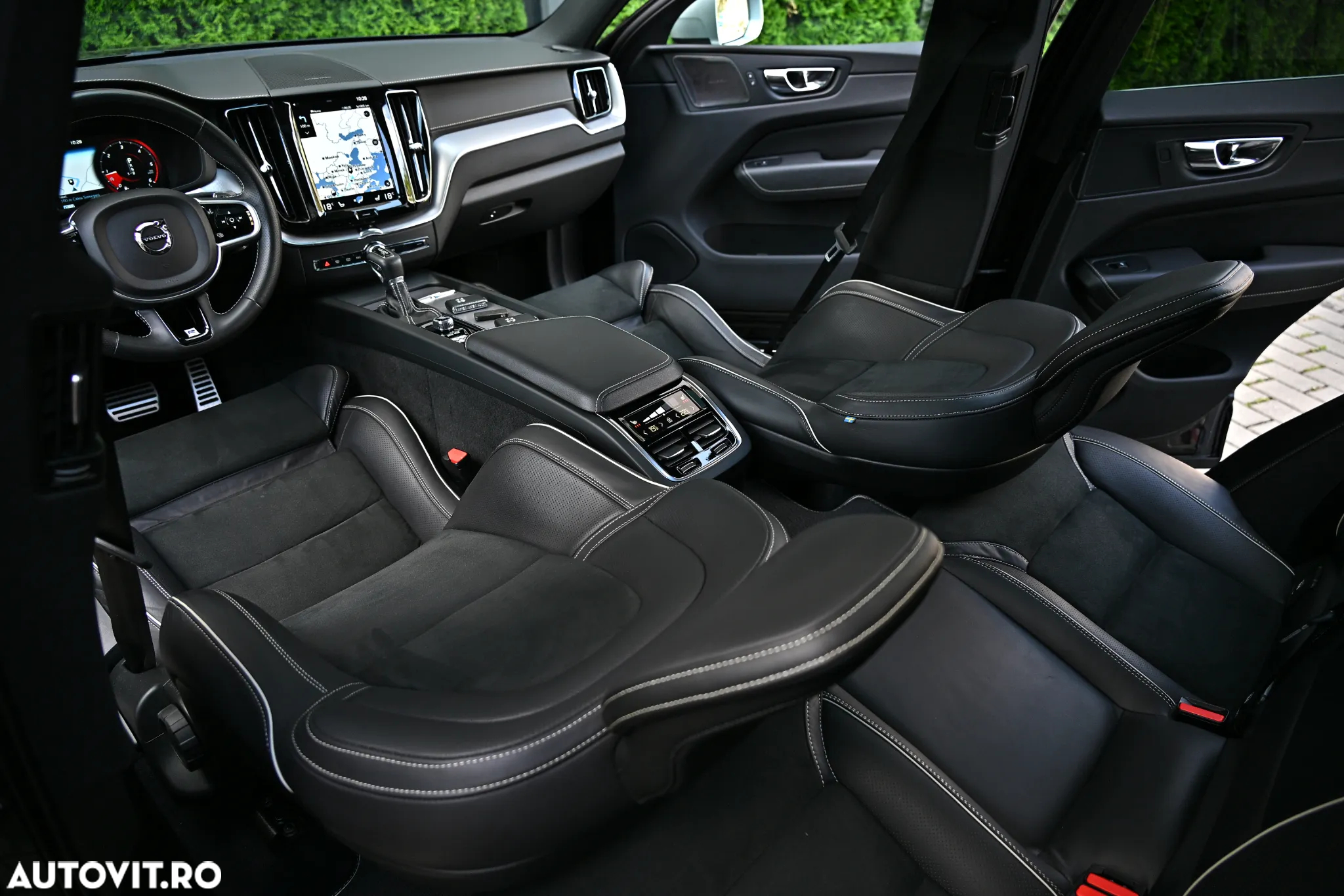Volvo XC 60 D5 AWD Geartronic RDesign - 14