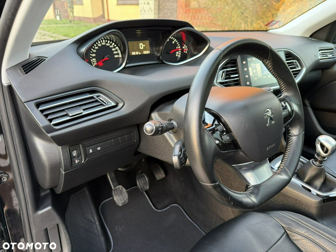 Peugeot 308 1.6 BlueHDi Allure S&S - 11