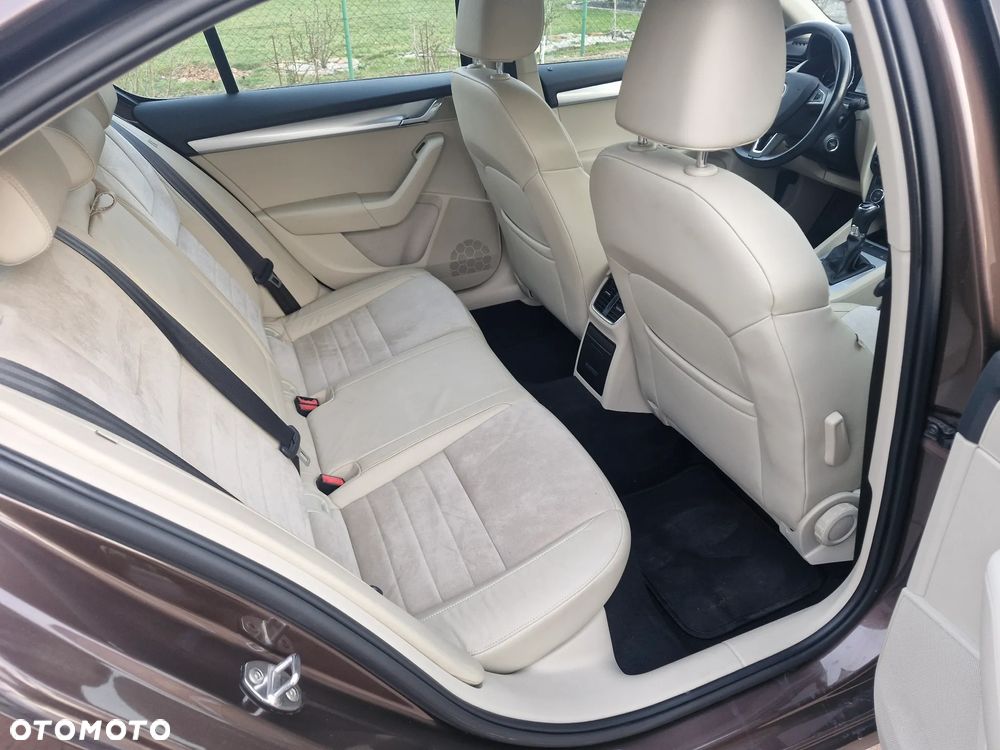 Skoda Octavia 1.8 TSI Green tec DSG Elegance - 17