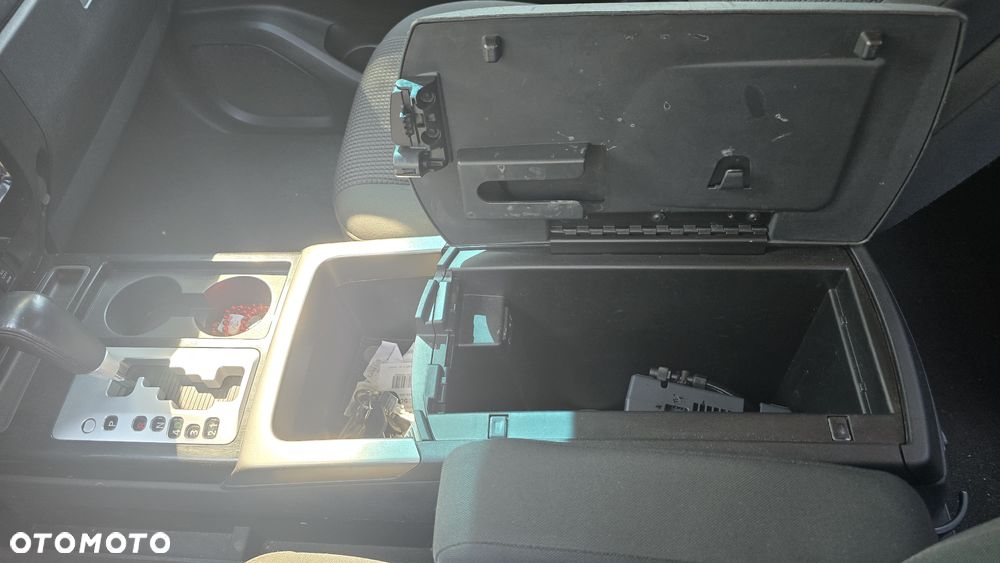 Nissan Titan 5.6 V8 LE Crew Cab - 33