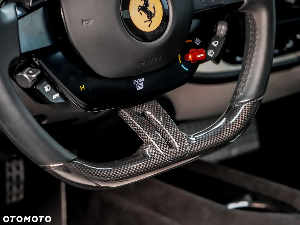 Ferrari SF90 Spider - 14