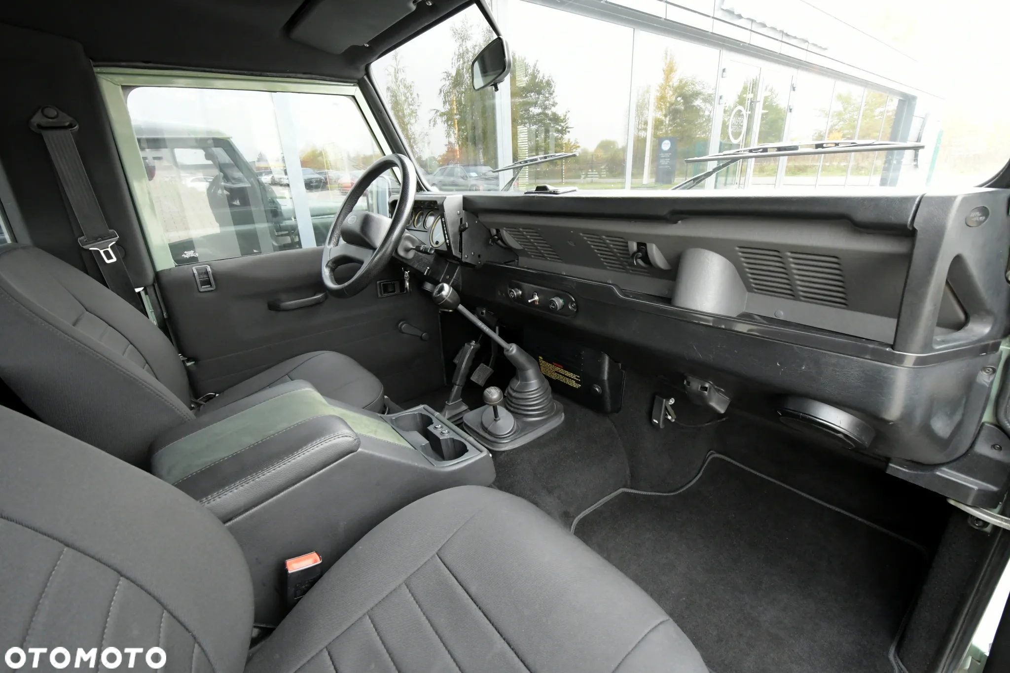 Land Rover Defender 90 2.5 TDI - 27