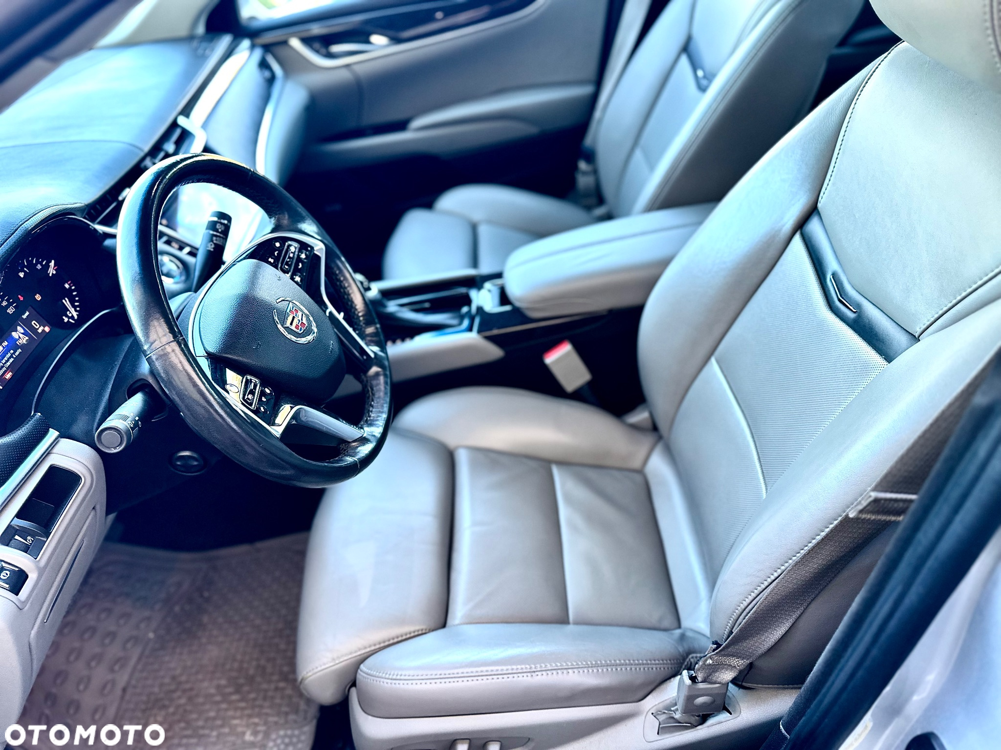 Cadillac XTS - 13