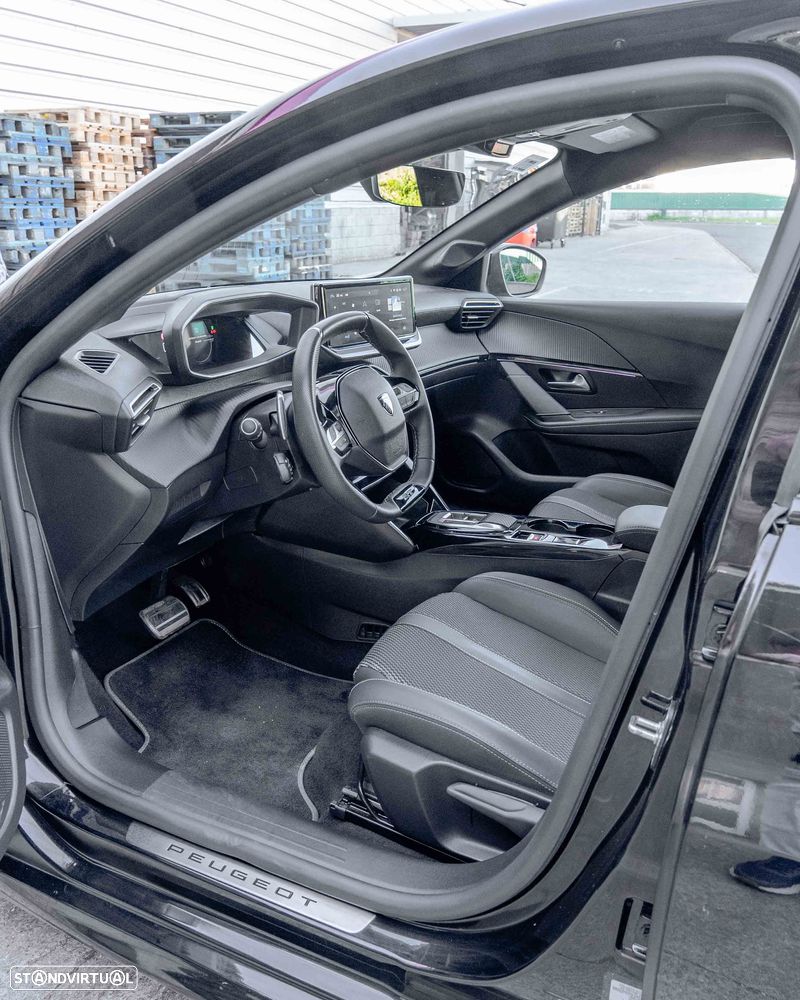 Peugeot 208 1.2 Hybrid GT e-DCS6 - 11