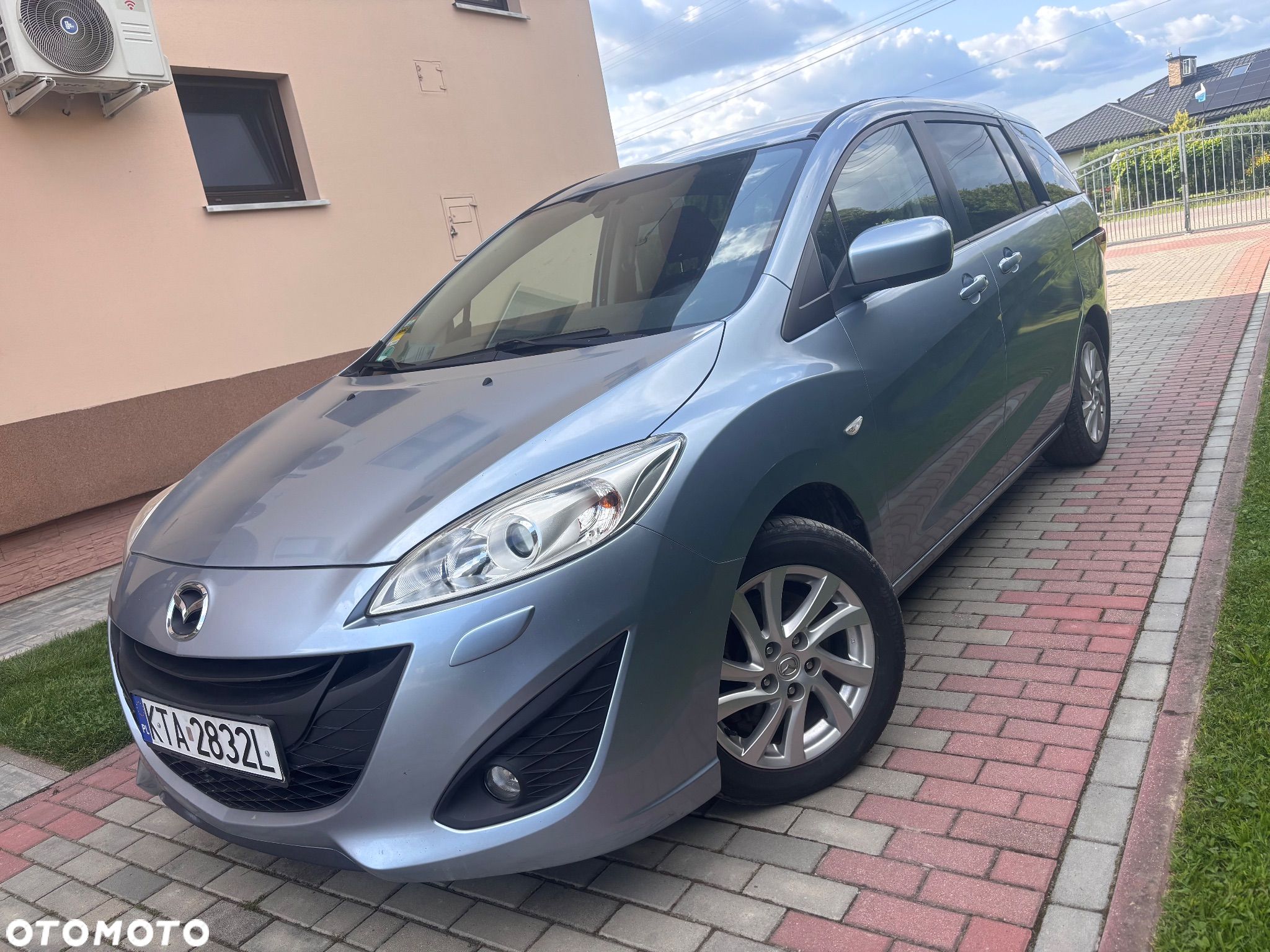Mazda 5 2.0 Exclusive + - 1