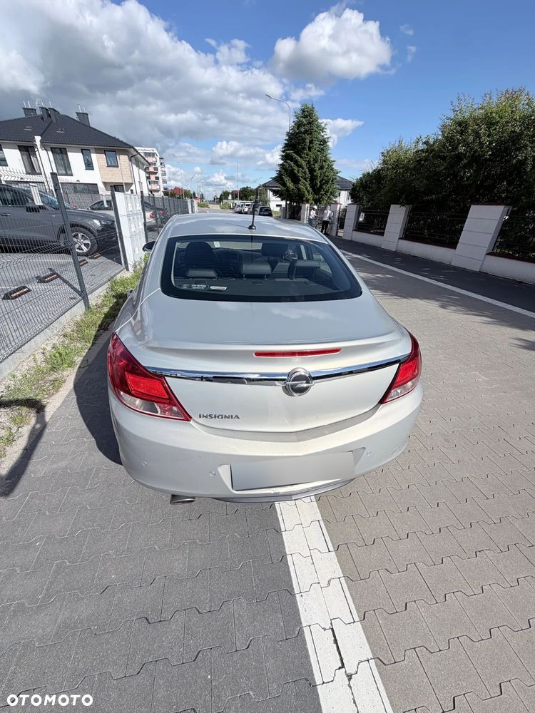 Opel Insignia 1.8 - 16