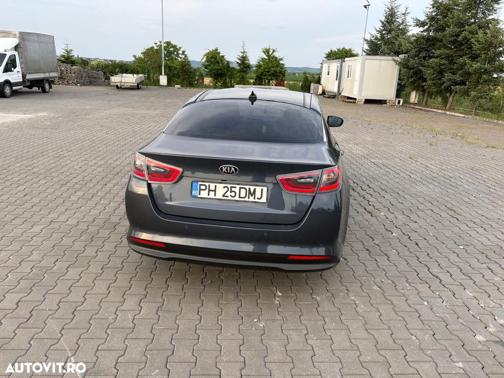 Kia Optima - 12