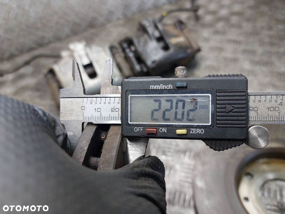 TARCZE HAMULCOWE PRZÓD + KLOCKI + ZACISKI PARTNER I BERLINGO I 1.4 8V - 4
