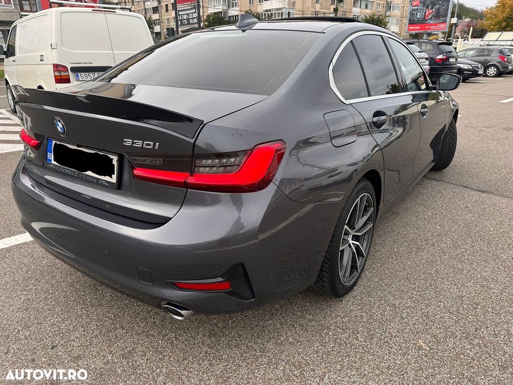BMW Seria 3 330i xDrive AT - 3