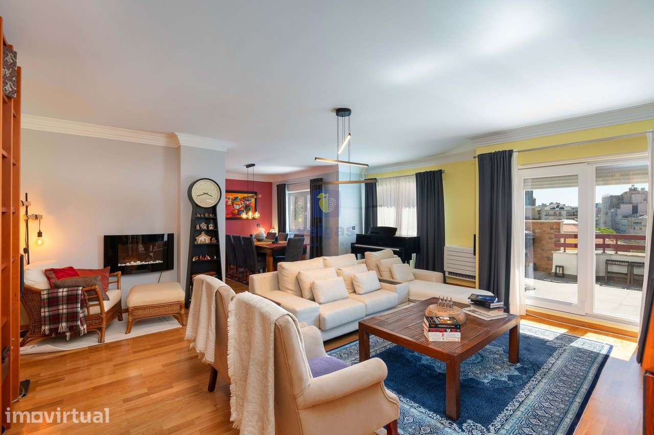 Apartamento renovado com 5 quartos em Avenidas Novas, Lisboa - Grande imagem: 2/41