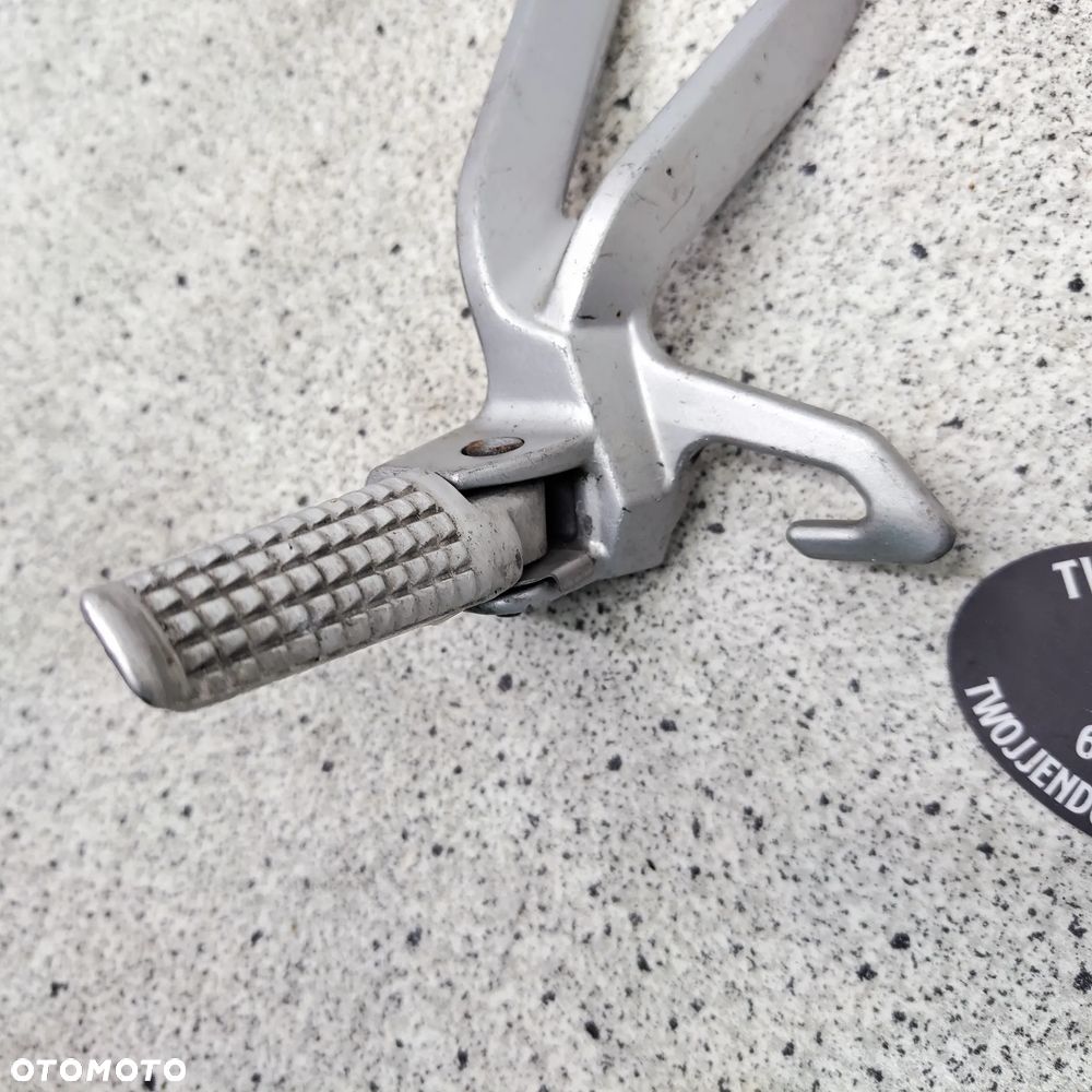 Set lewy tył, podnóżek pasażera Suzuki GSX-R 1000 GSXR 1000 - 4