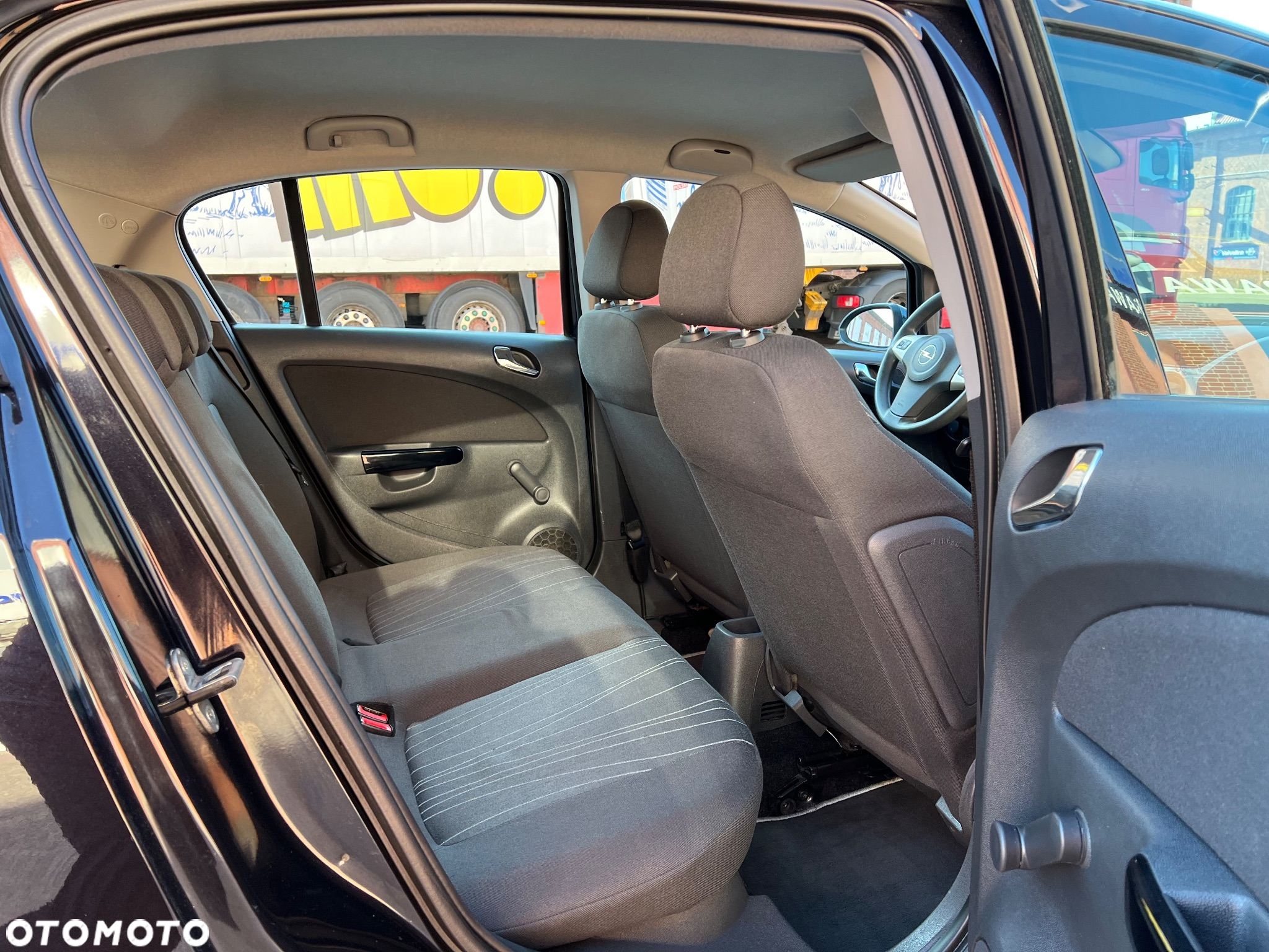 Opel Corsa 1.4 16V Cosmo - 18