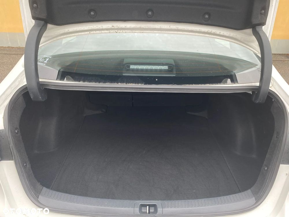 Toyota Corolla 1.8 Hybrid Comfort - 13