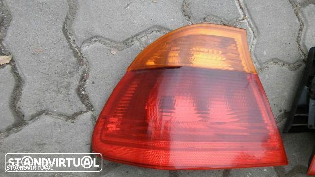 Farol tras lado passageiro bmw e46 versao carro - 2