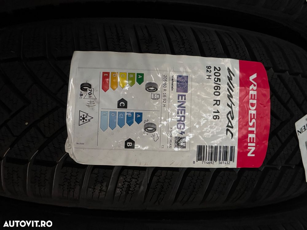Vând 4 anvelope 205/60/16 vredestein de iarnă noi - 2
