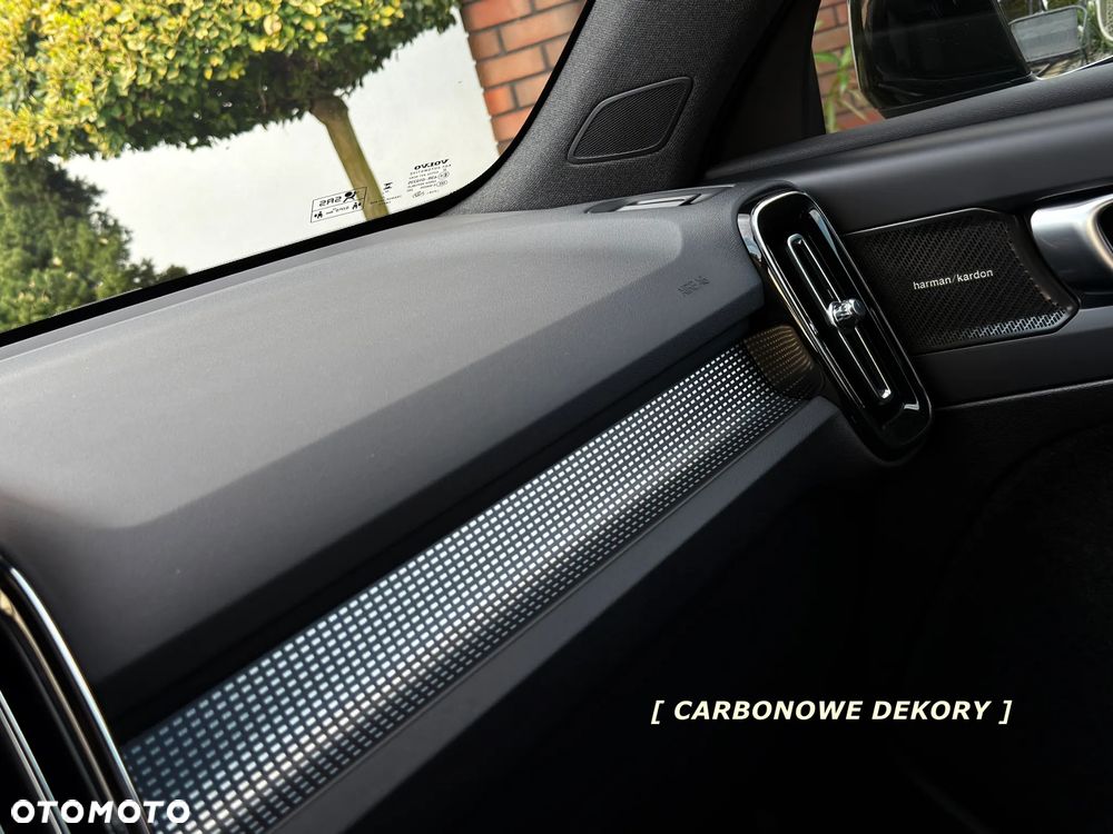 Volvo XC 40 B3 B DKG Ultra Black Edition - 30