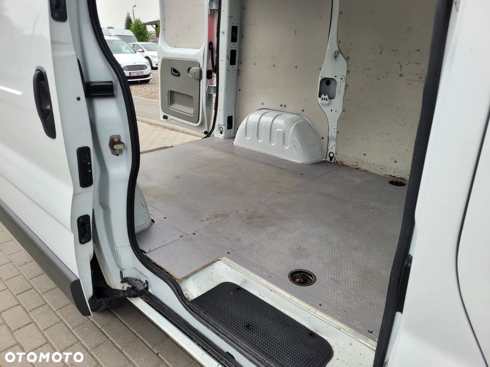 Opel VIVARO - 11