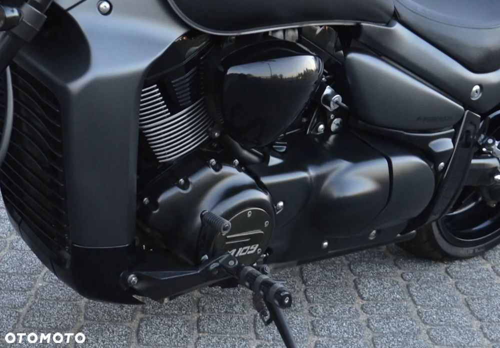 Suzuki Intruder - 5