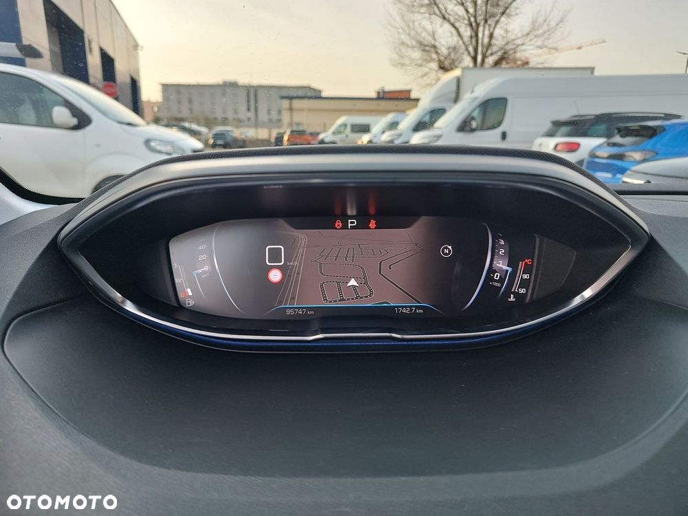 Peugeot 3008 1.2 PureTech Allure Pack S&S EAT8 - 11