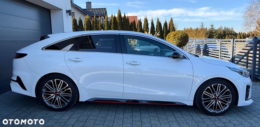 Kia ProCeed 1.6 T-GDI GT DCT - 11