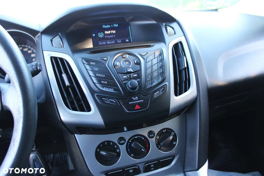 Ford Focus SW - 18