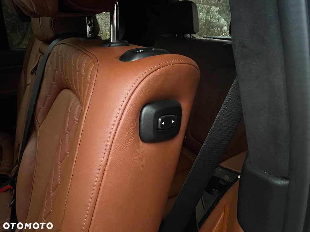 BMW X7 - 25