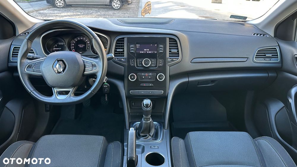 Renault Megane IV 16-20 - 6